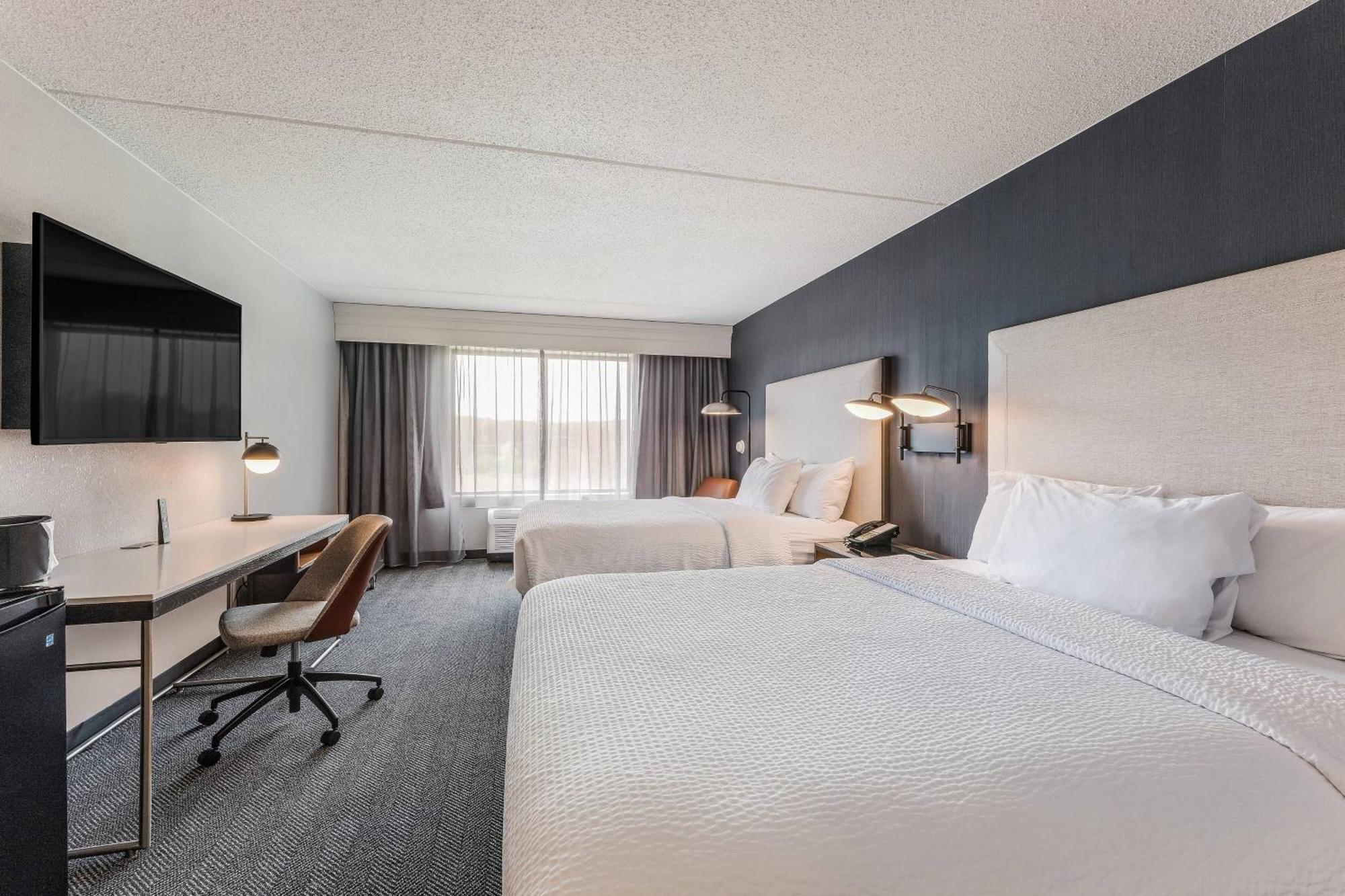Отель Courtyard Rockaway-Mount Arlington Экстерьер фото